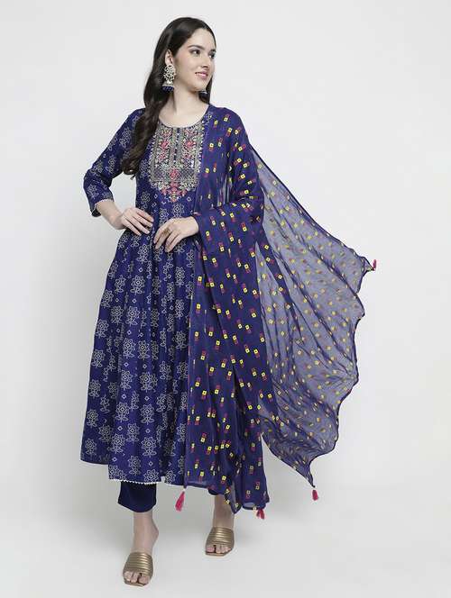 women three quarter sleeve kurta pant with dupatta set - 20316226 - Standard Image - 0