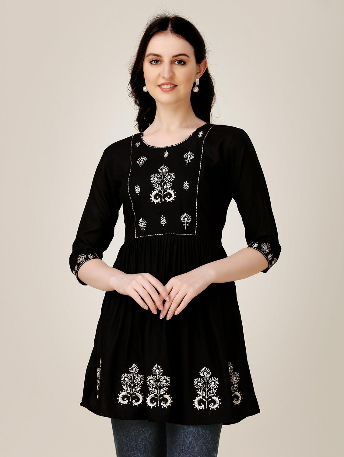 women black round neck a-line kurti
