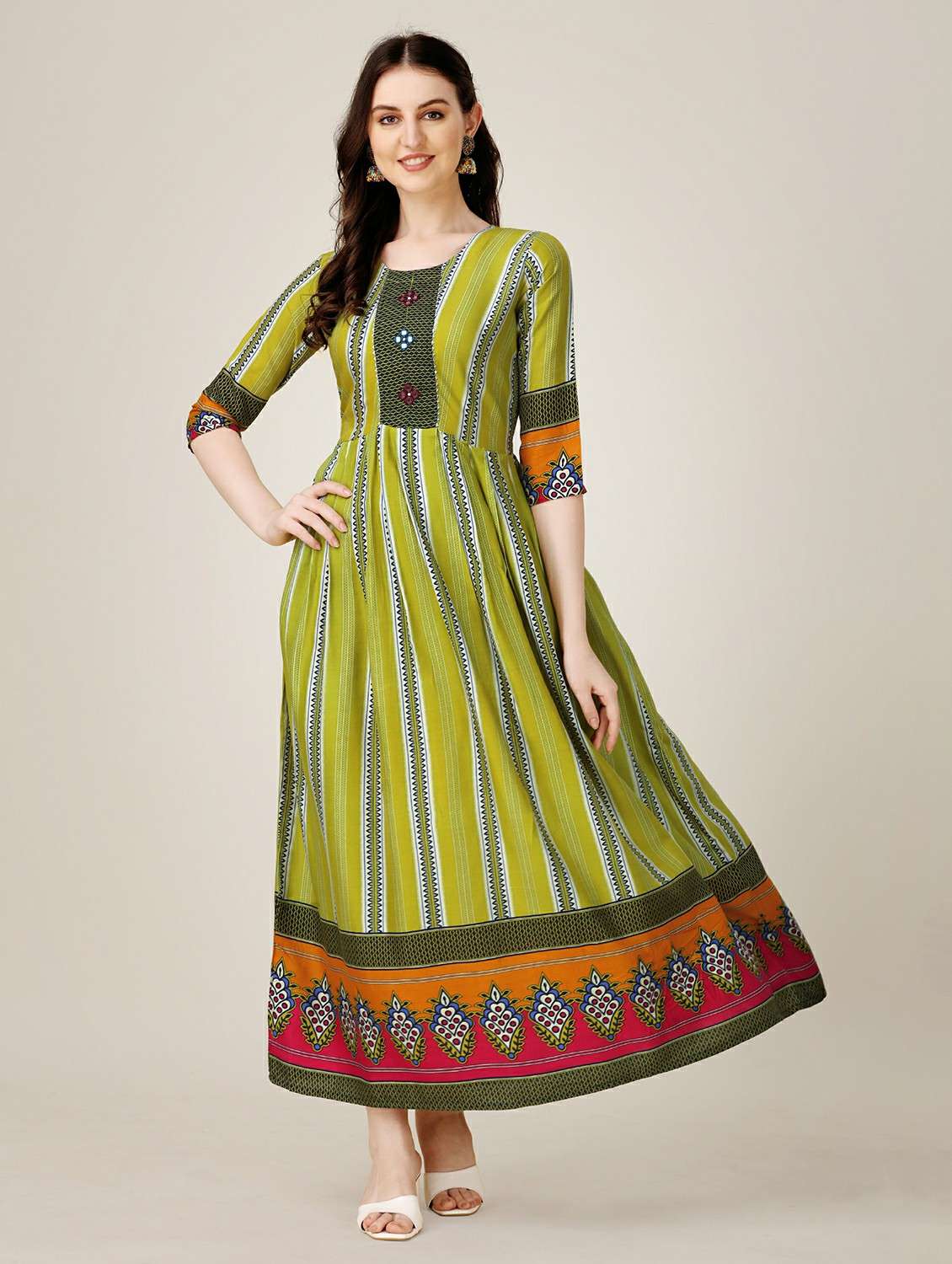 women green round neck anarkali kurta