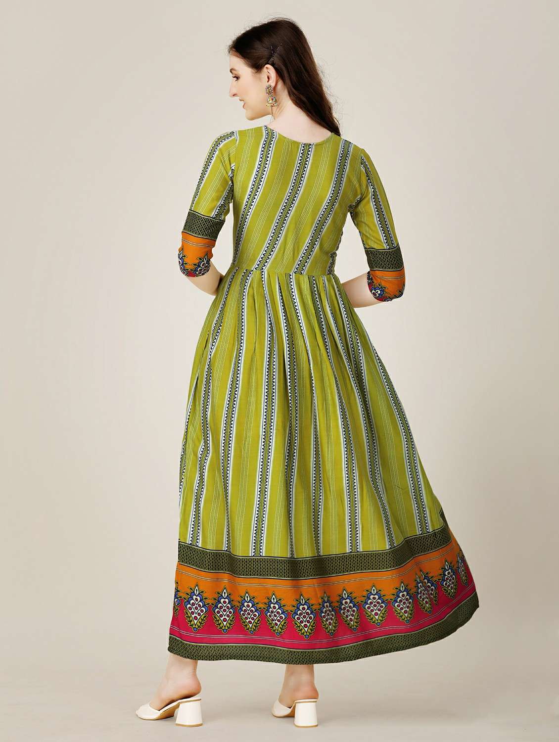 women green round neck anarkali kurta - 20317917 - Standard Image - 3