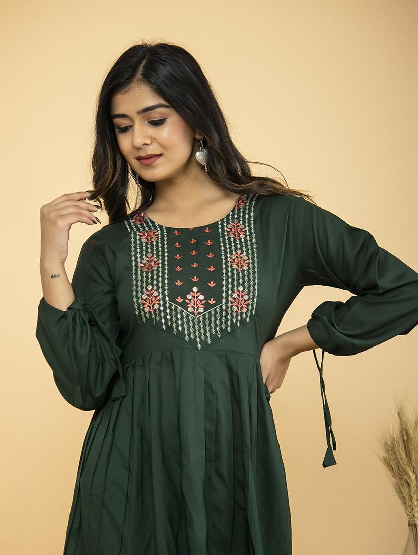 green solid with work flared tunic - 20321290 - Standard Image - 3