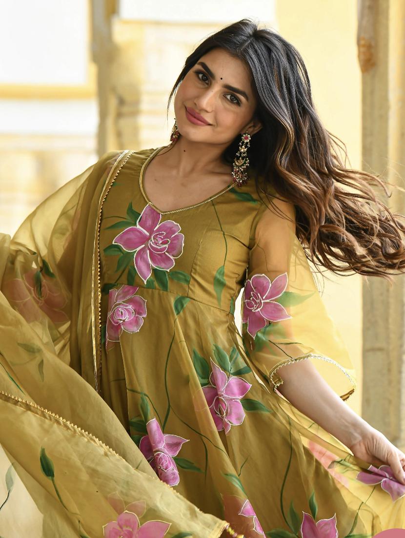 olive floral print suit set - 20321916 - Standard Image - 3