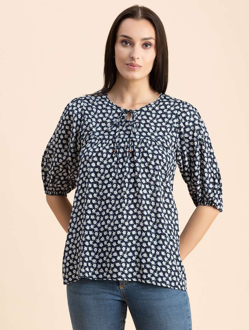 black floral regular top - 20325783 -  Zoom Image - 0