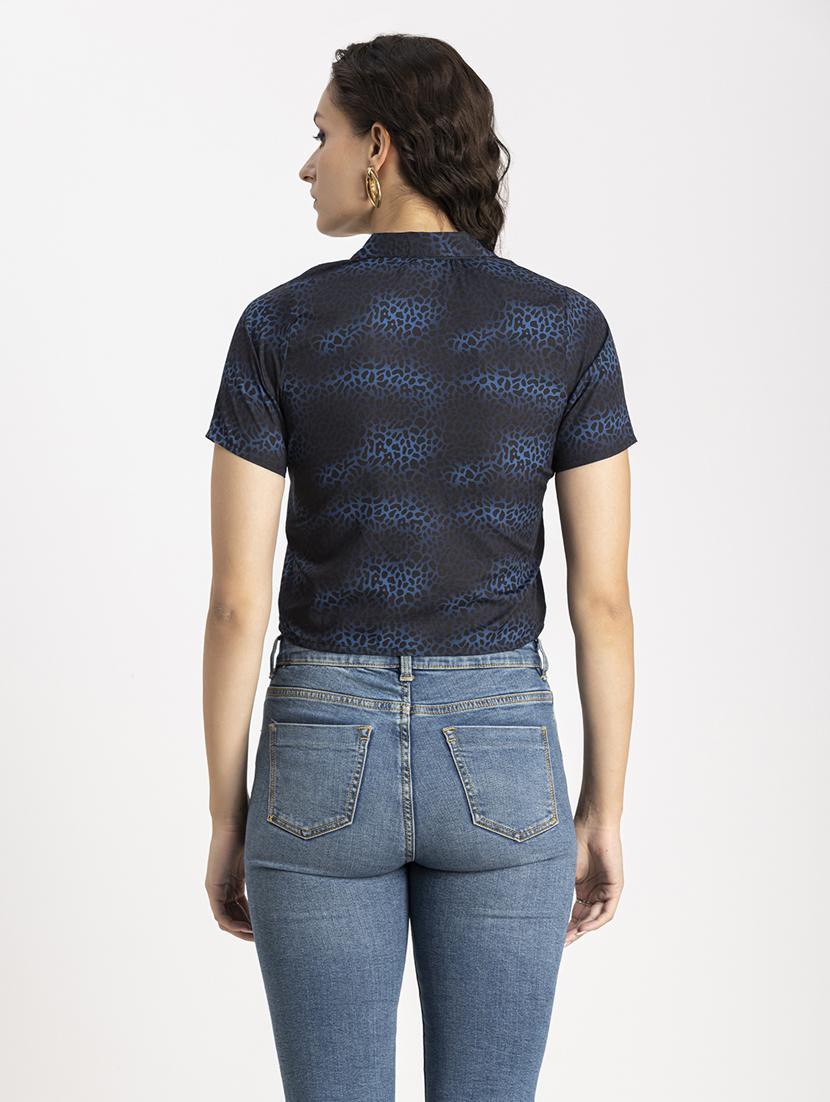navy blue animal print crop shirt - 20325804 - Standard Image - 3