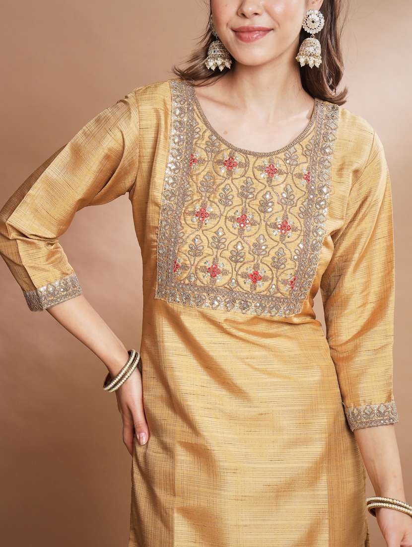 women yoke embroidered suit set - 20329928 -  Standard Image - 3