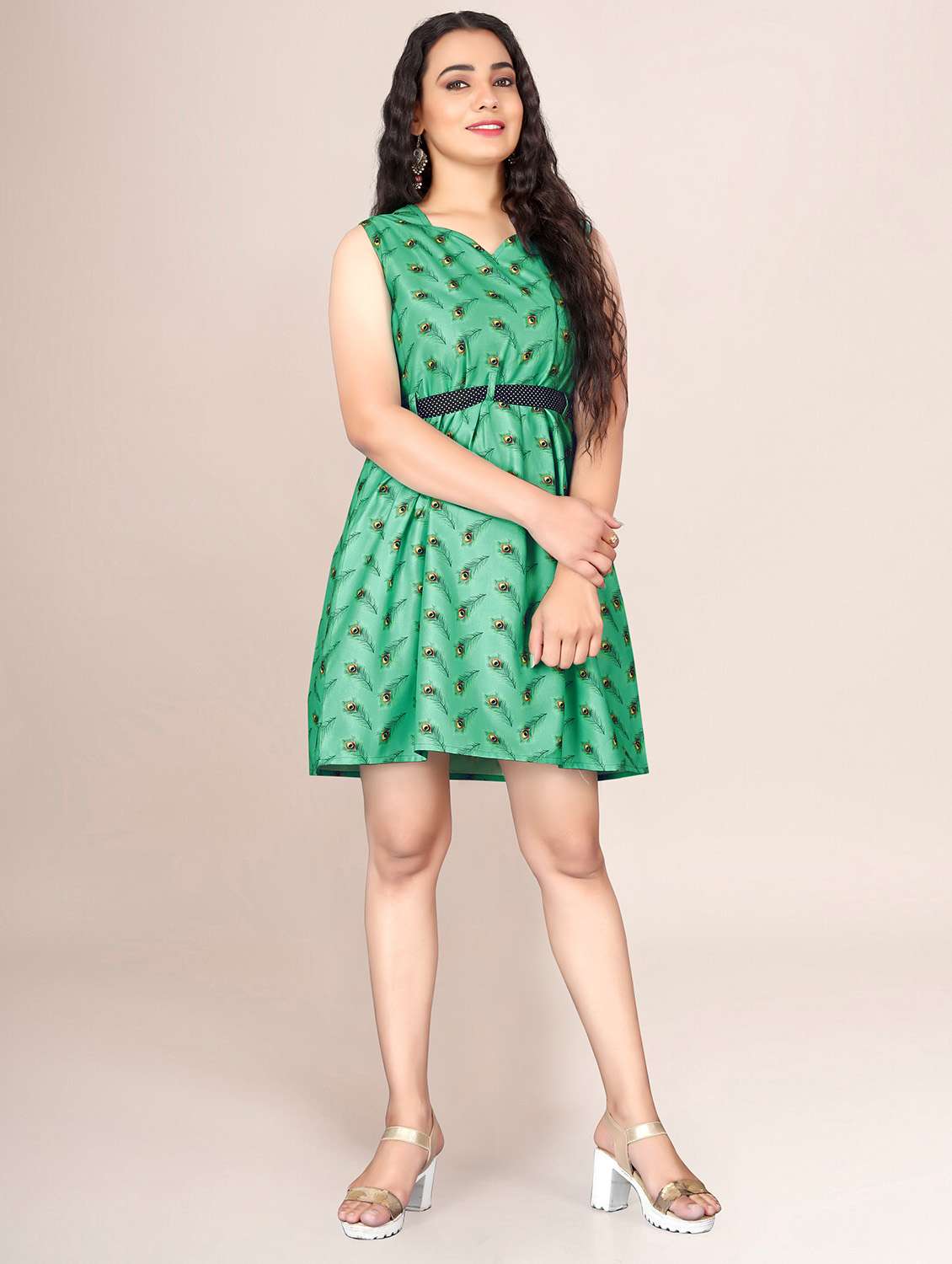 green sweetheart neck belted dress - 20336302 - Standard Image - 3