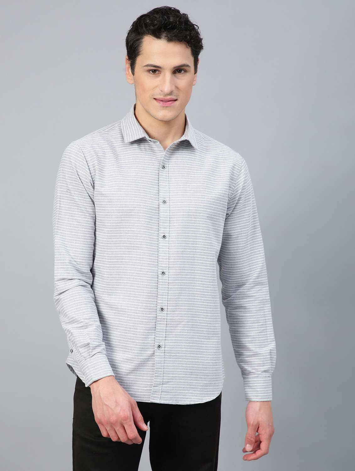 men grey checkered long sleeves casual shirt