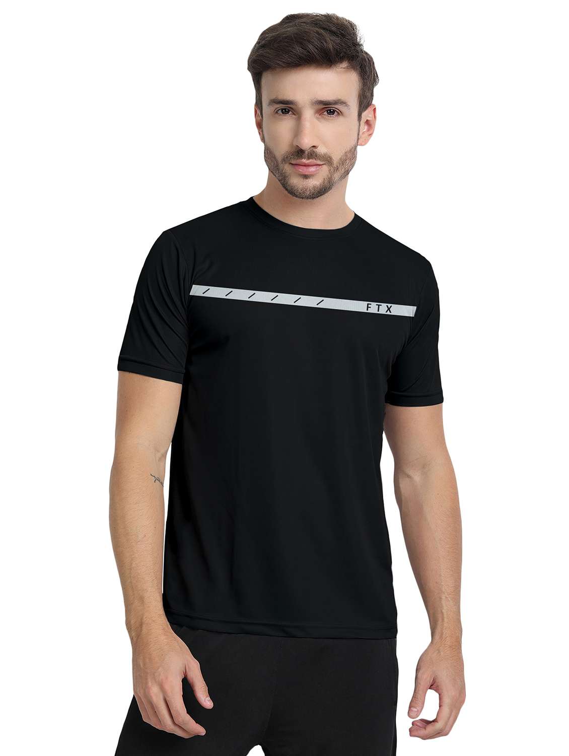 black solid short sleeve t-shirt
