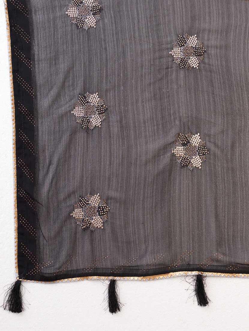 black colored embellished saree with blouse - 20367470 - Standard Image - 5