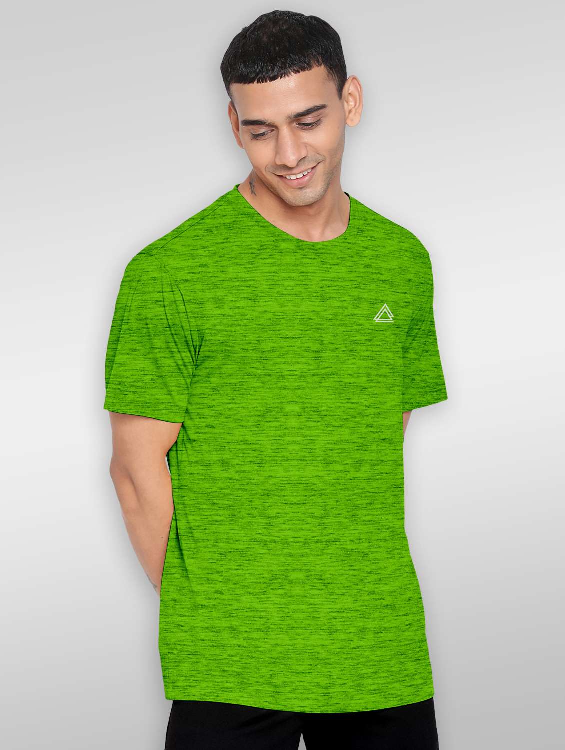 green solid short sleeve t-shirt