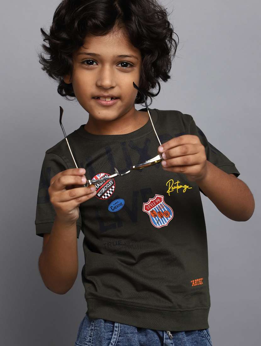 boys round neck graphic printed shorts set - 20376925 -  Standard Image - 3