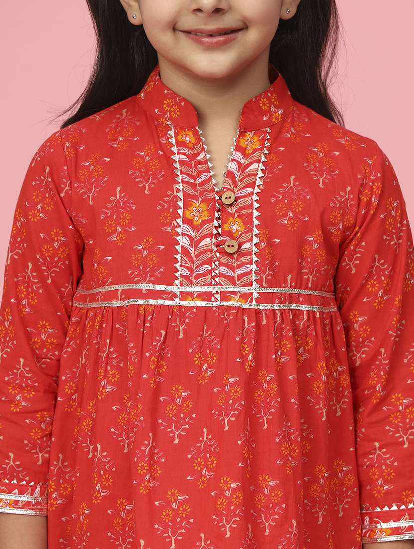 red floral print kurta sharara set - 20381540 -  Standard Image - 5