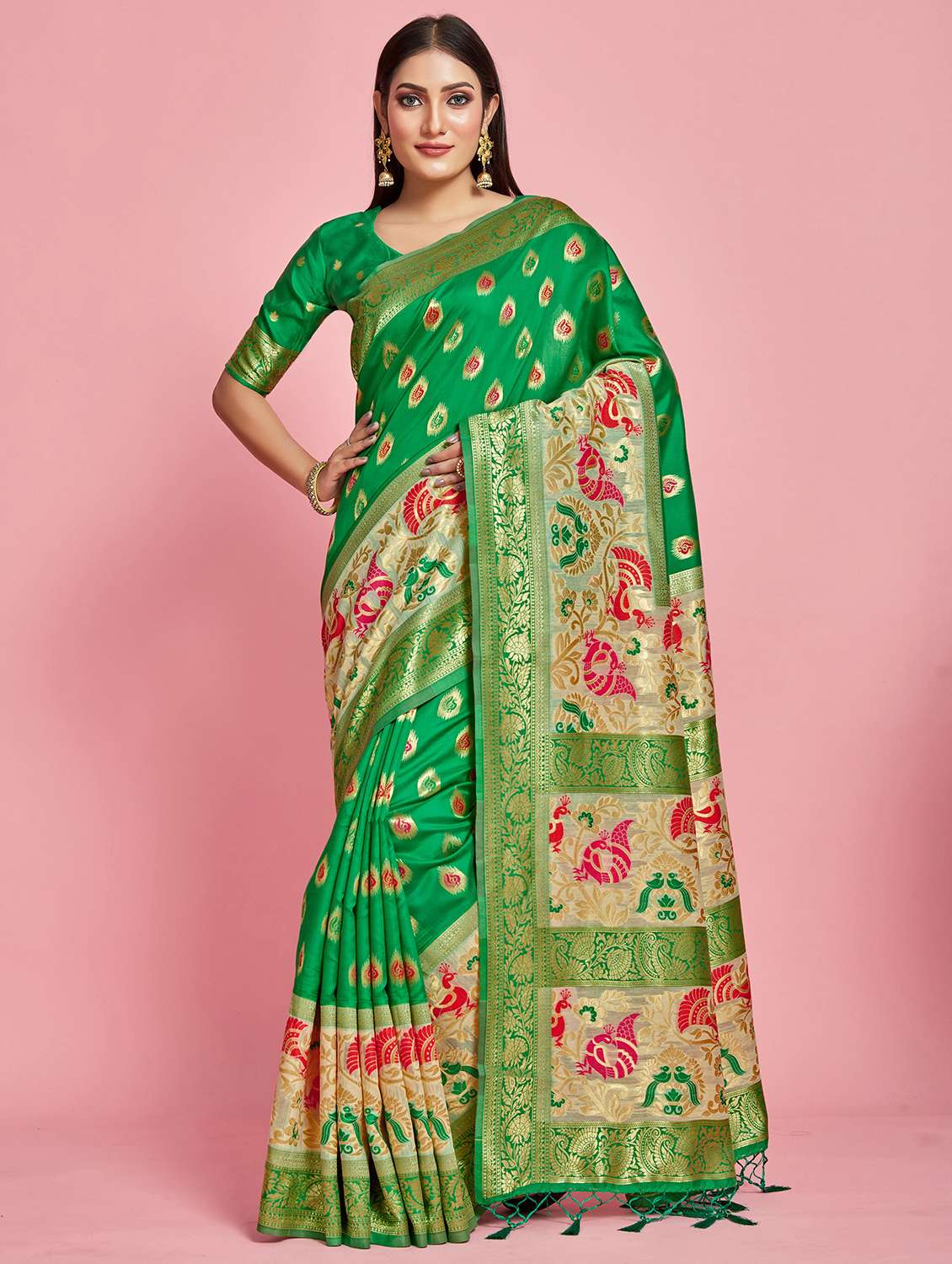 women's self design green colored saree with blouse - 20384181 - Zoom Image - 0