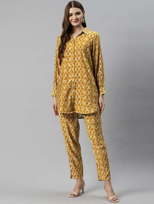 yellow printed co-ord set - 20389361 - Standard Image - 0