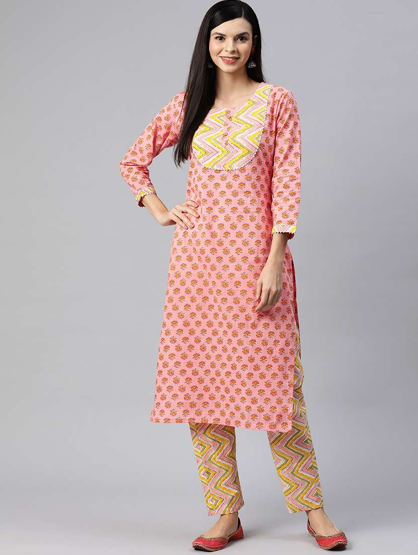 women peach floral printed kurta pant set - 20389817 - Zoom Image - 0