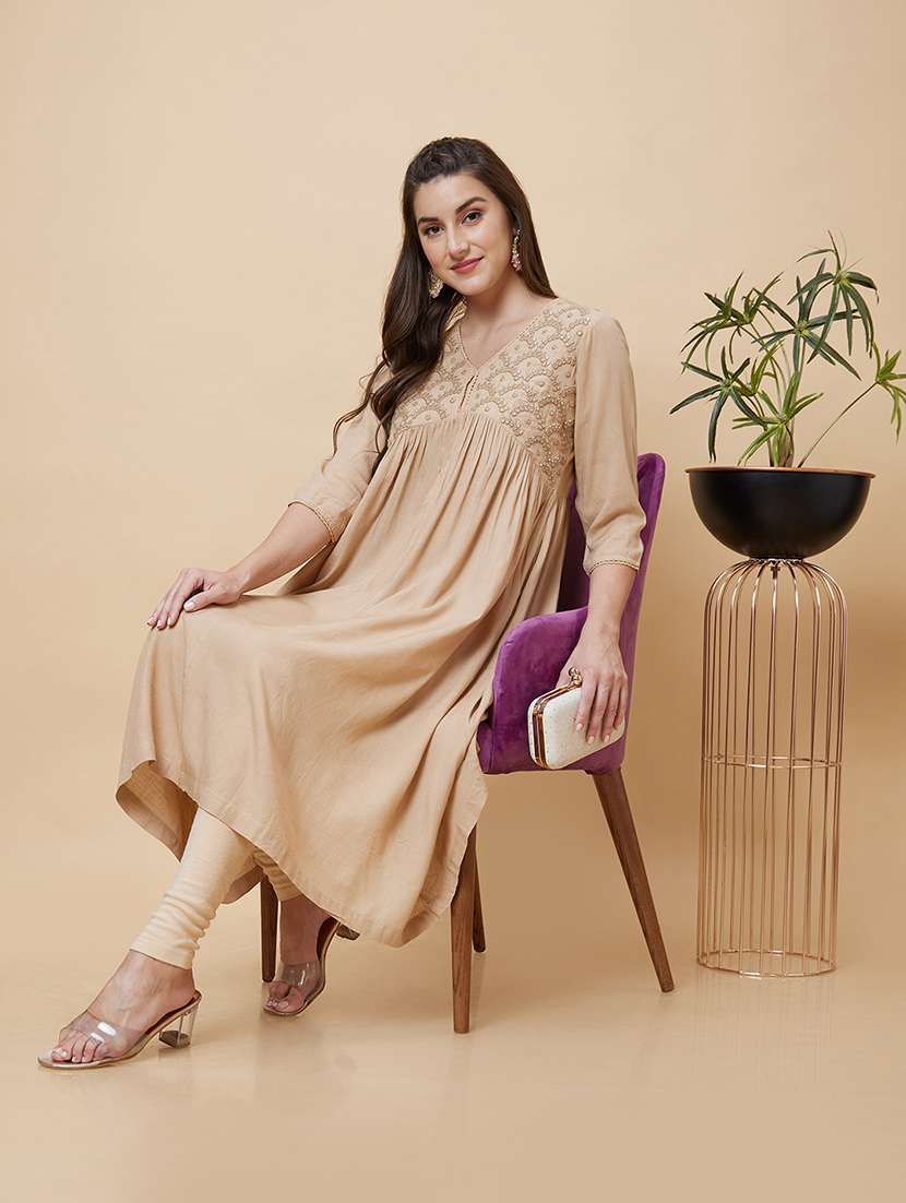 women v-neck mirror work a-line kurta - 20394948 -  Standard Image - 3
