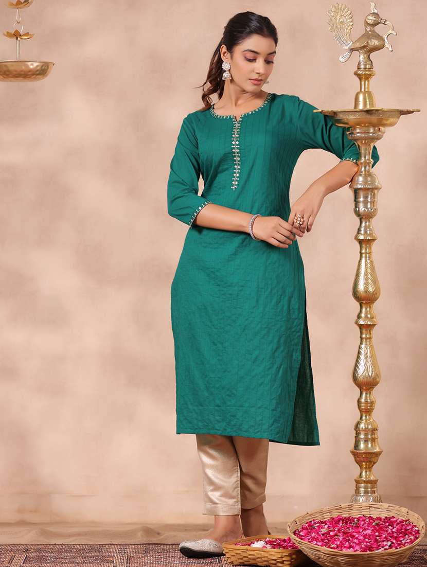 women green notch neck straight kurta - 20404833 -  Standard Image - 3