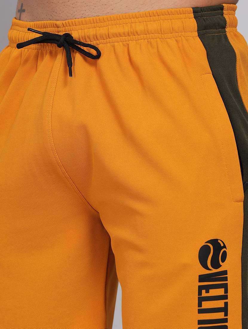 men mid rise typographic printed shorts - 20409234 -  Standard Image - 5