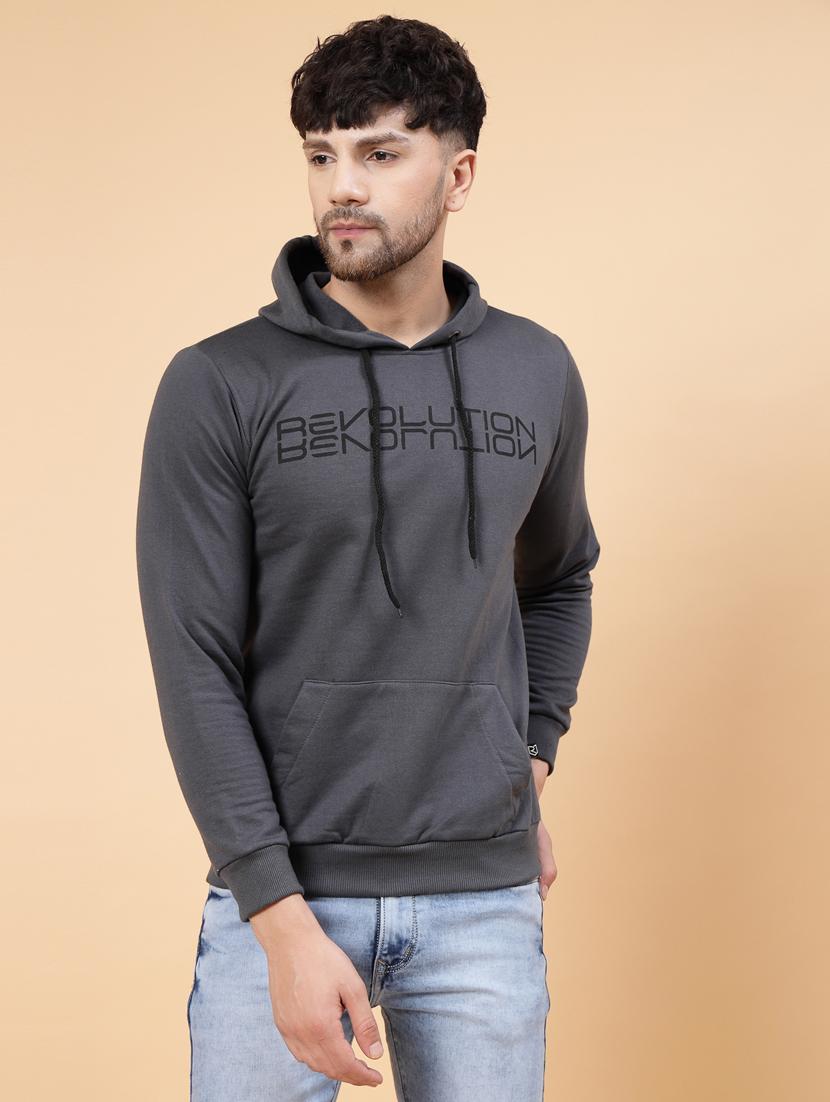 men long sleeved chest print sweatshirt