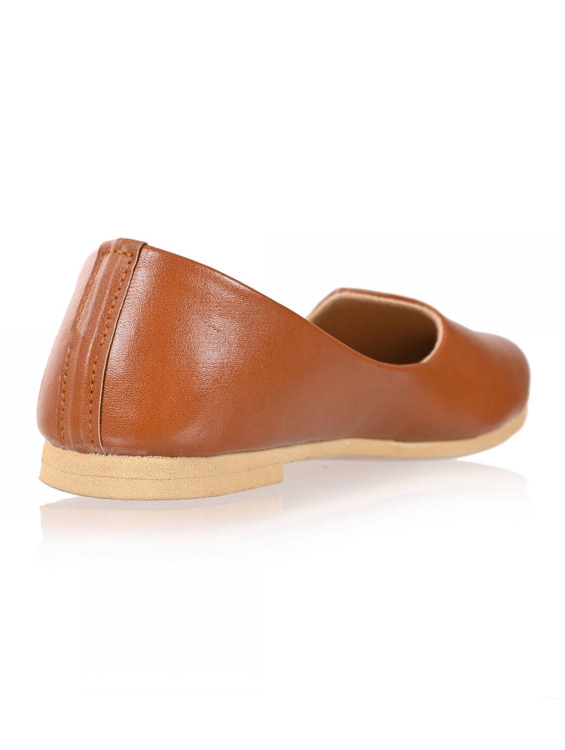 tan slip on jutis - 20411616 - Standard Image - 3