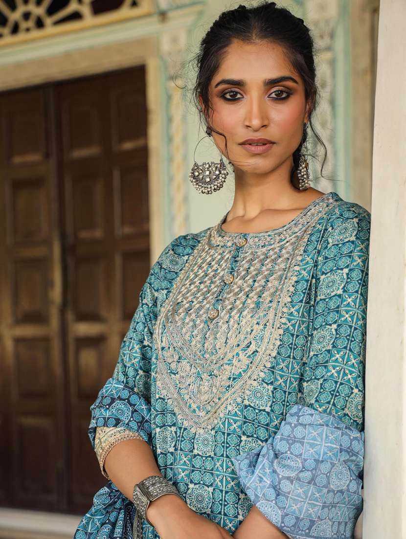 printed zari work kurta sharara set with dupatta - 20412719 -  Standard Image - 3