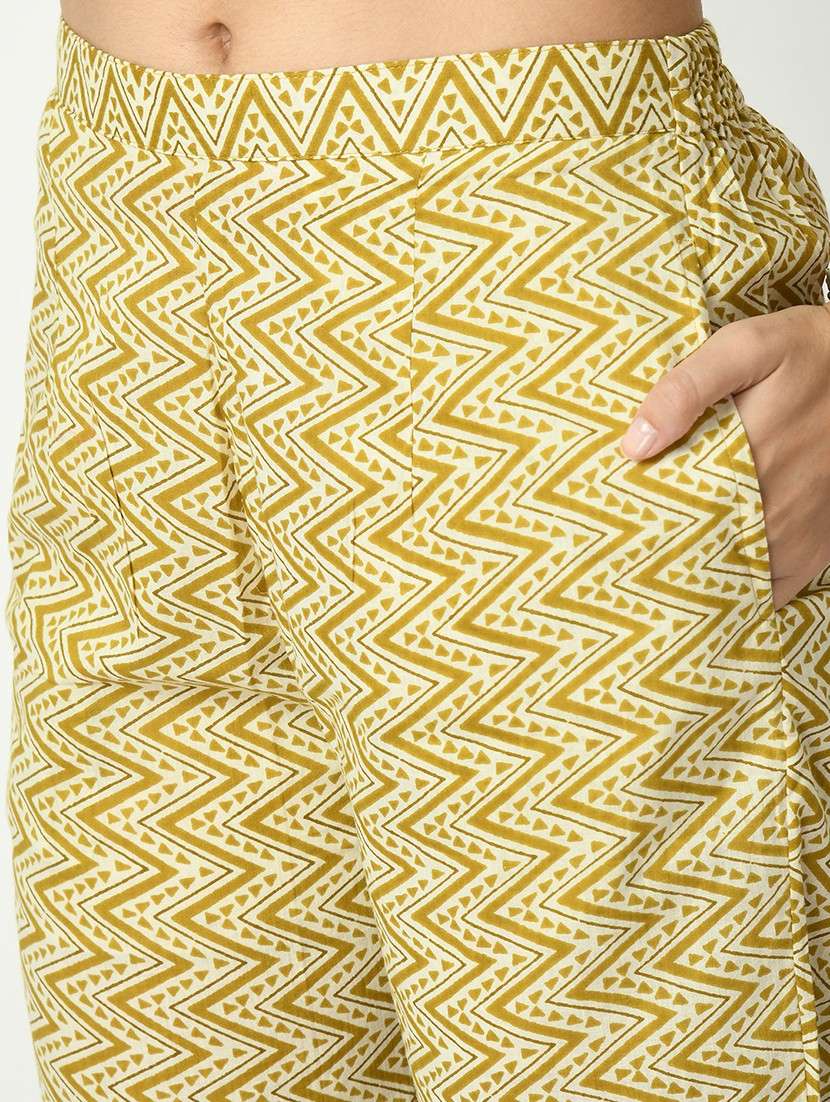 mustard three quarter sleeve kurta pant set - 20416951 - Standard Image - 5
