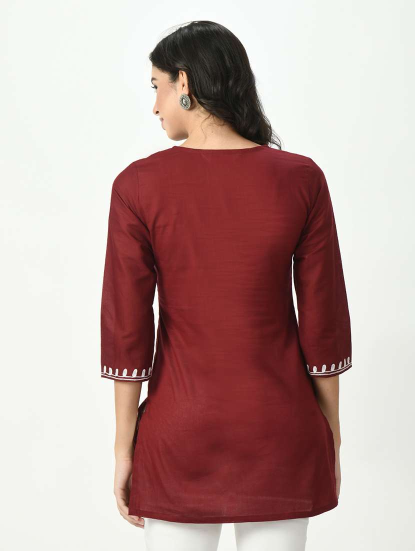 women maroon notch neck straight kurti - 20417054 - Standard Image - 3