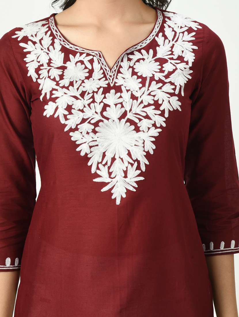 women maroon notch neck straight kurti - 20417054 - Standard Image - 5