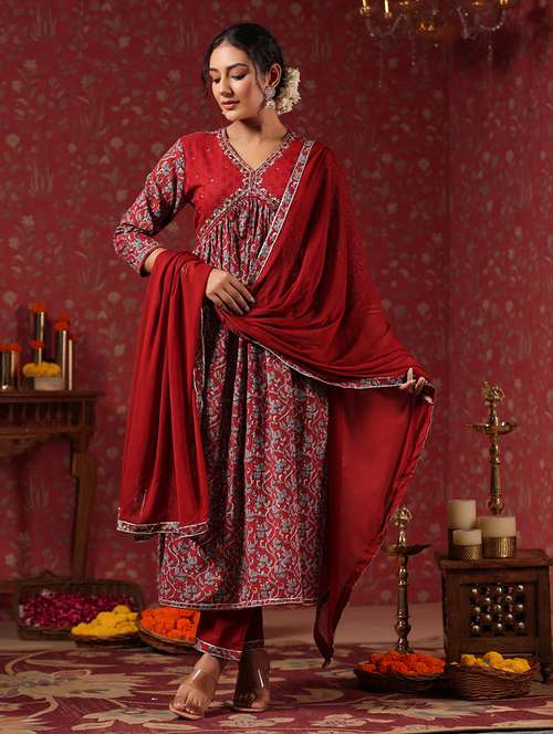 red three quarter sleeve suit set - 20419099 -  Standard Image - 0