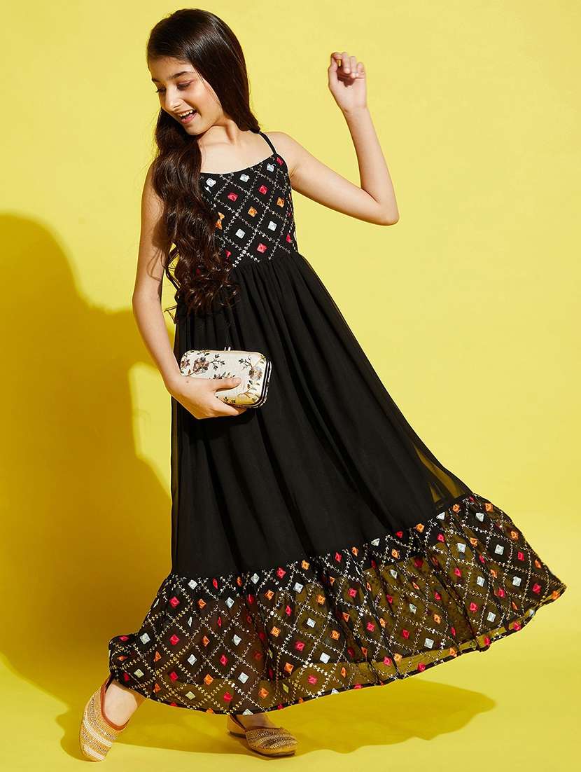 black embroidered georgette party gown - 20428263 -  Standard Image - 3