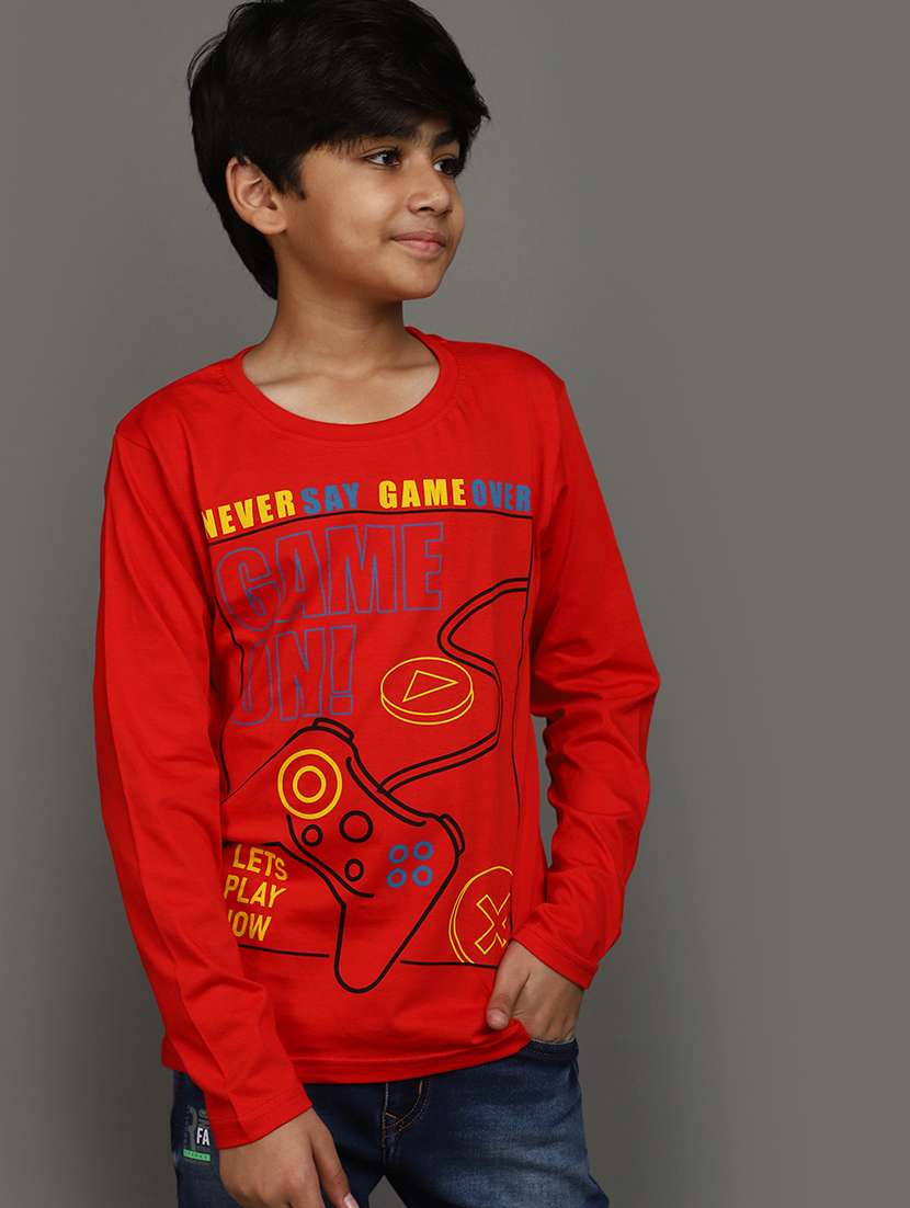 red cotton tshirt