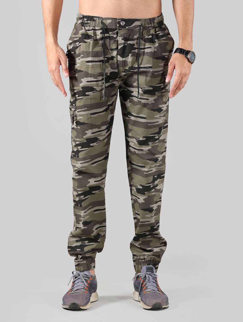 men's green camouflage cargo trousers - 20449955 - Zoom Image - 0