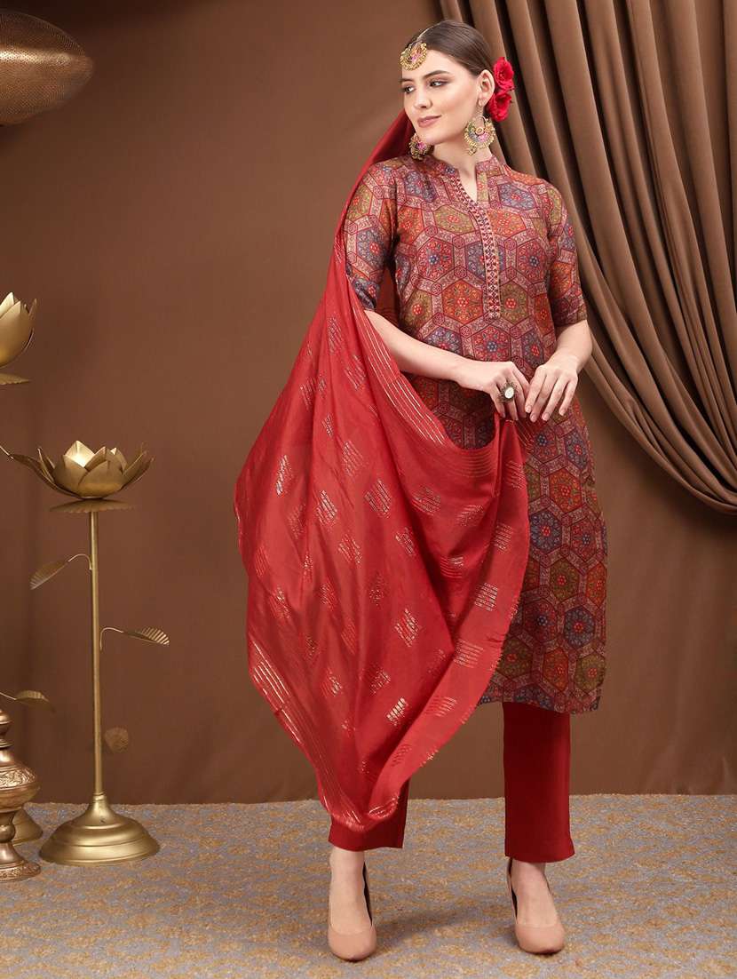 maroon printed suit set - 20468603 -  Zoom Image - 0