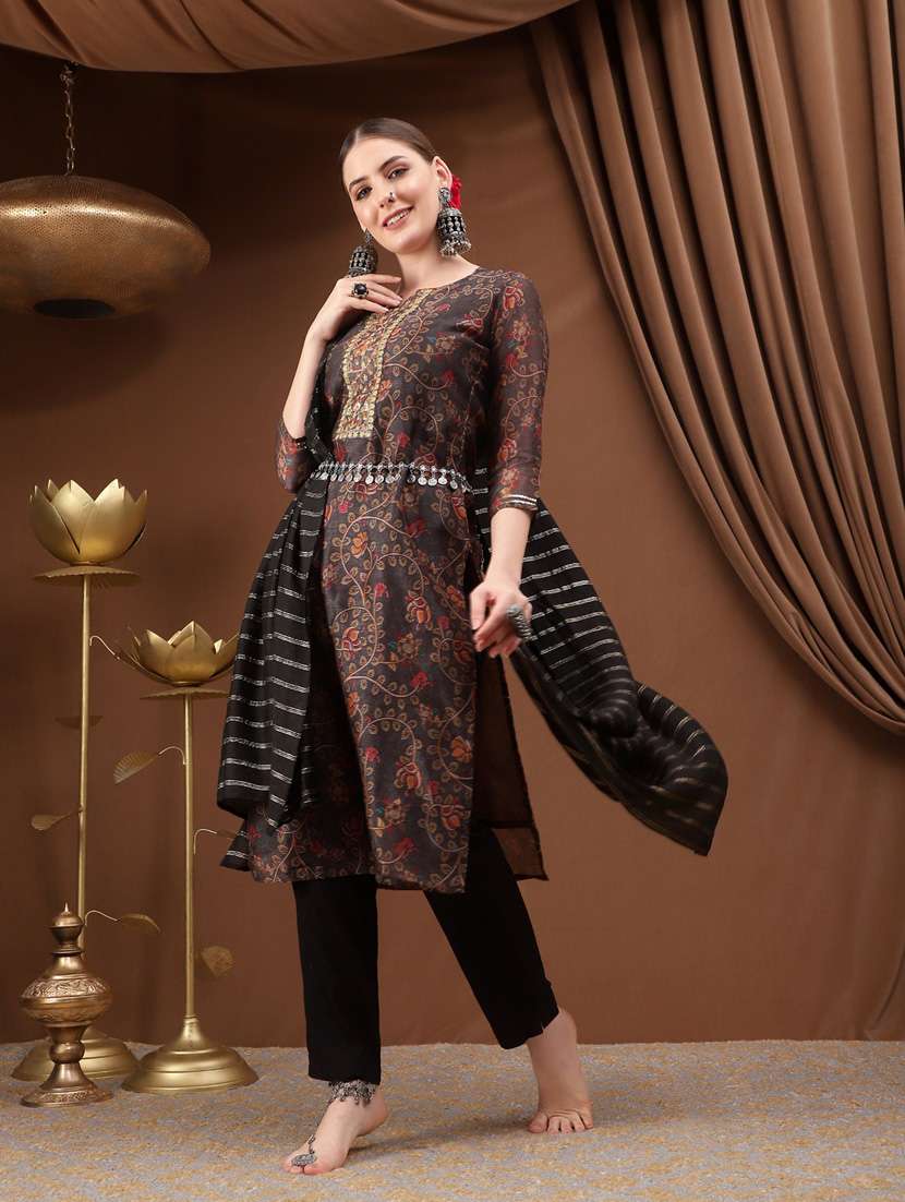 black three quarter sleeve suit set - 20468622 - Zoom Image - 0