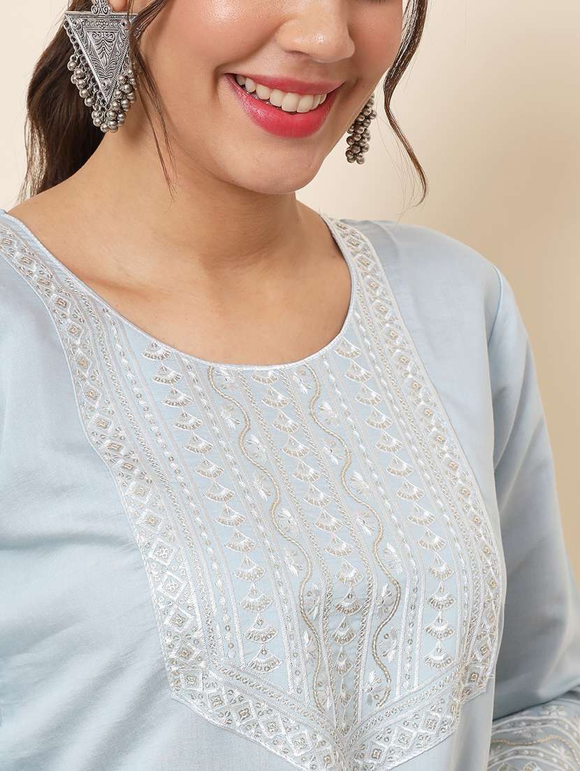 women embroidered straight kurta - 20470414 -  Standard Image - 5