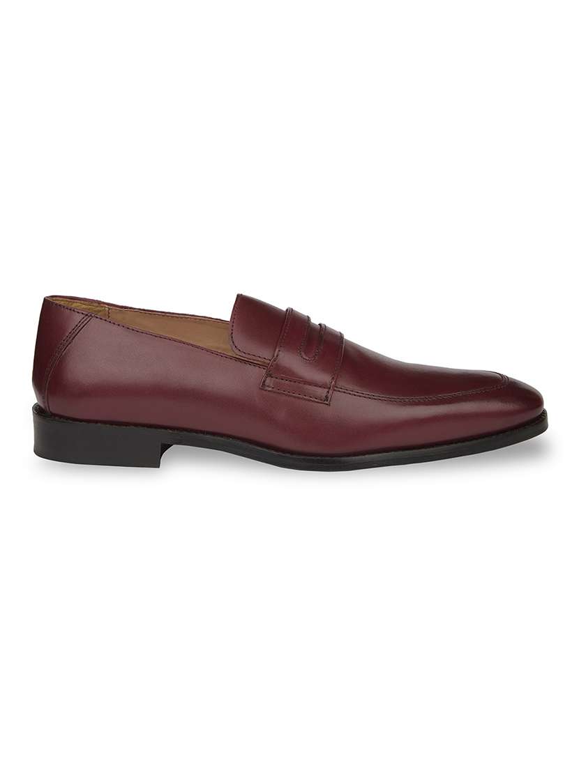 men solid burgundy slip on moccasin - 20478165 -  Standard Image - 3