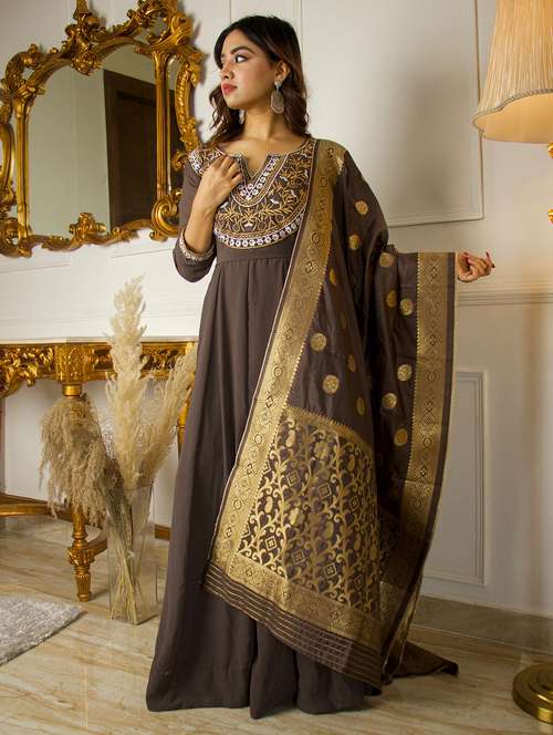women embroidered kurta dupatta set - 20484627 - Standard Image - 0