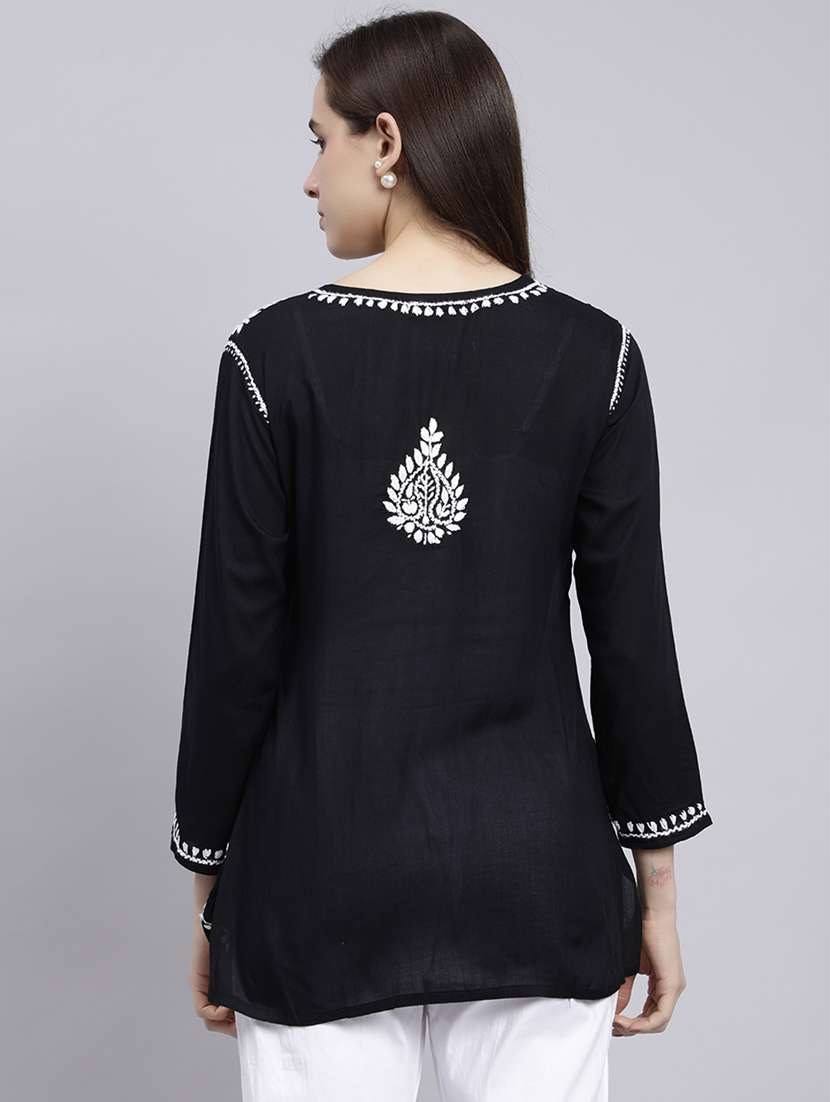 women notch neck chikankari kurti - 20486733 -  Standard Image - 3