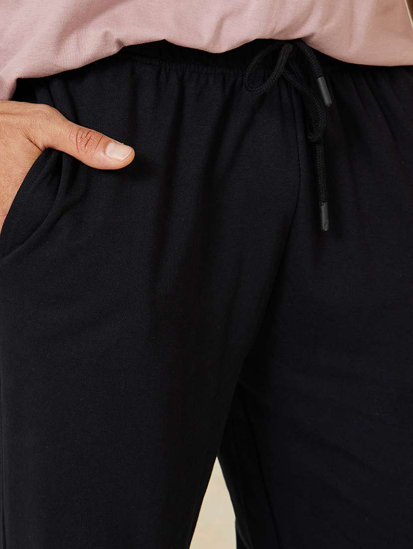 black solid relaxed fit jooger - 20488841 -  Standard Image - 3