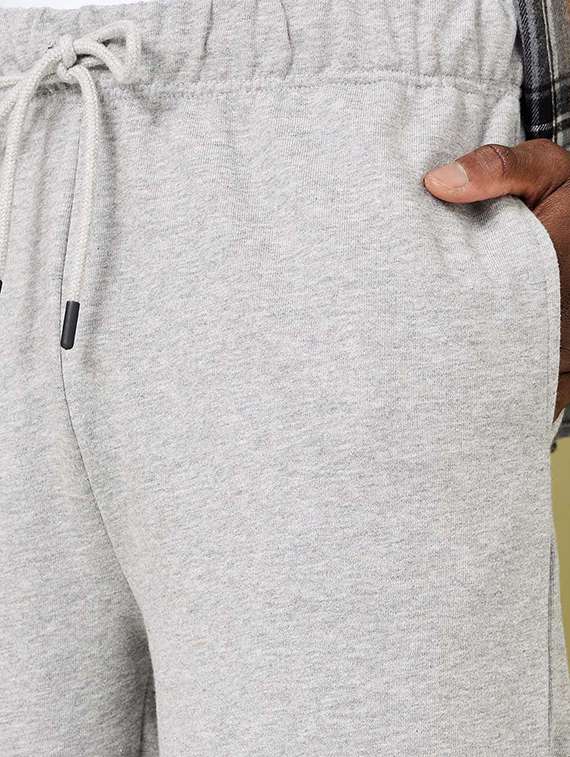 men solid jogger - 20501318 -  Standard Image - 3