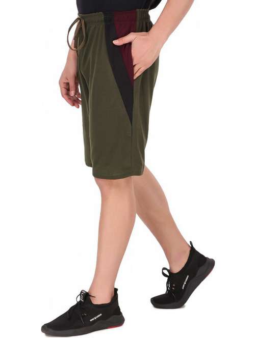 men color block cotton bermudas shorts - 20501561 -  Standard Image - 0