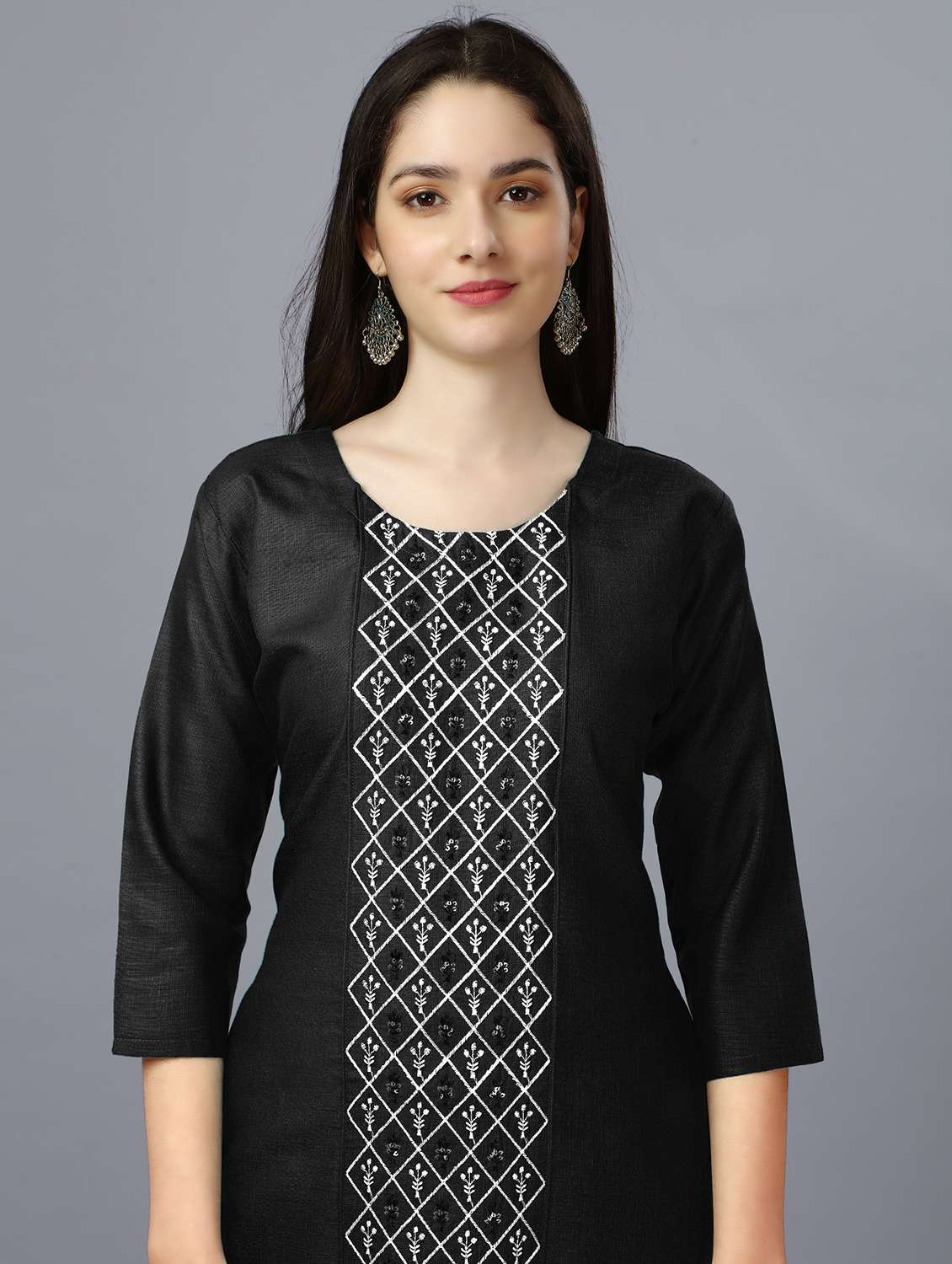 women black round neck straight kurta - 20511156 -  Standard Image - 3