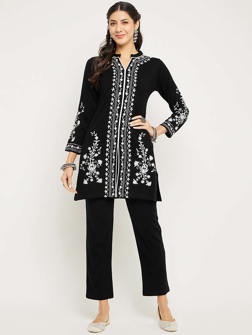 women black mandarin neck kurta pant set