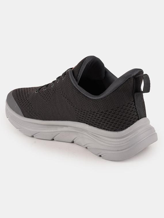 men lace up running shoes - 20512878 - Standard Image - 3
