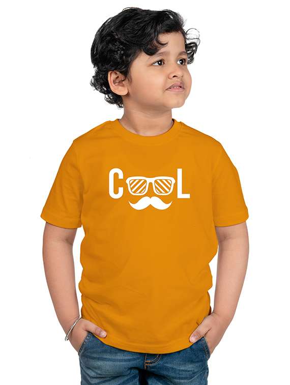 boys round neck typographic t-shirt