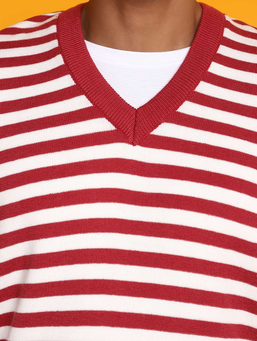 men red & white striped pullover - 20536554 -  Standard Image - 5