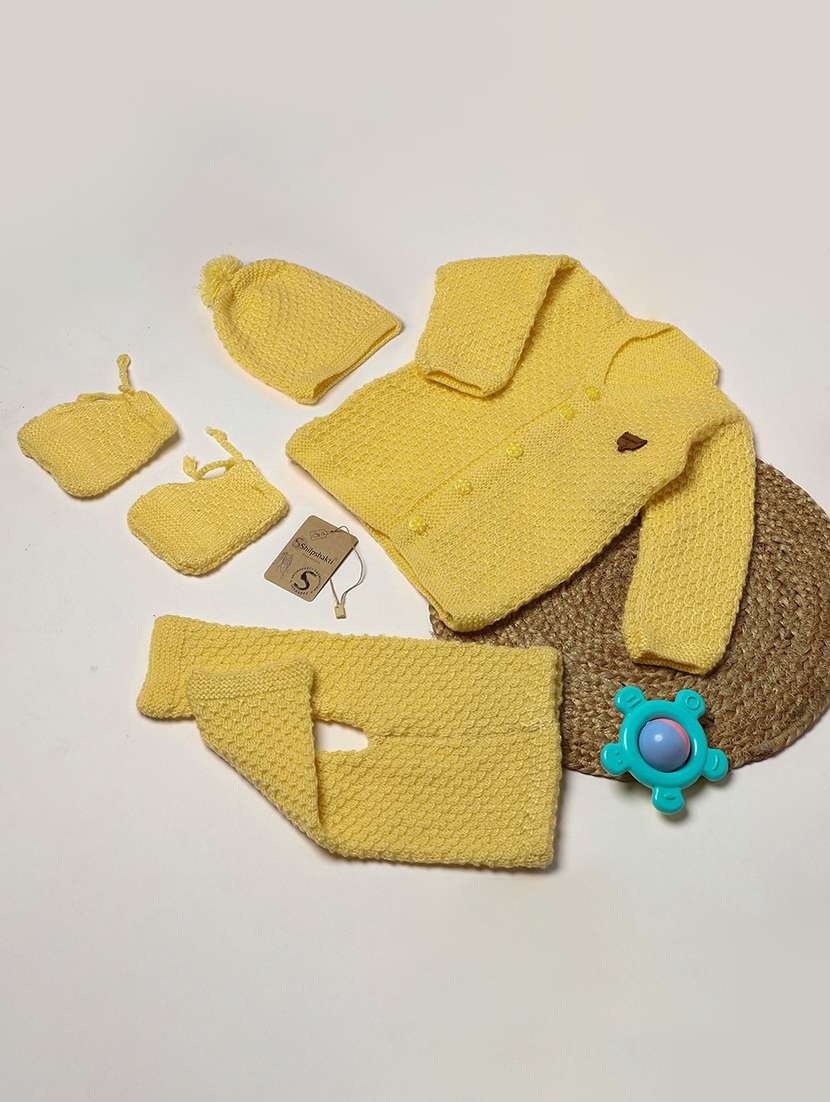 boys self design sweater & pant set