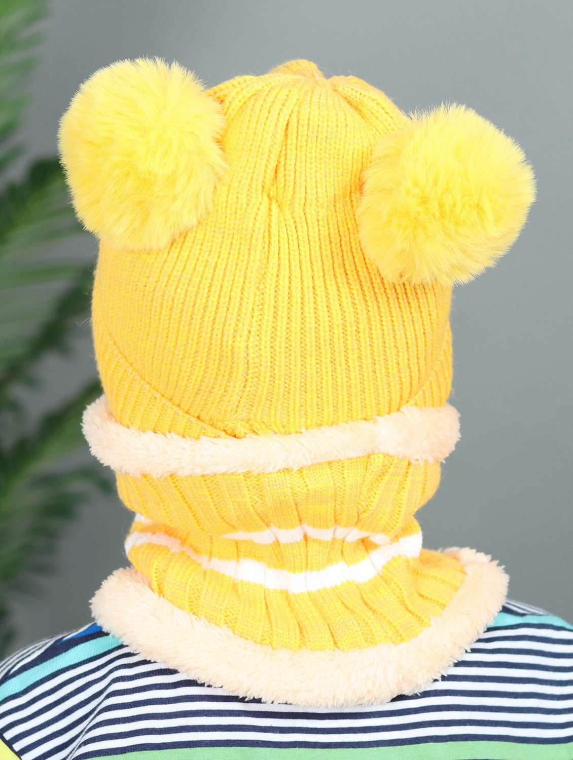 kids cap with neck muflar - 20562833 -  Standard Image - 3