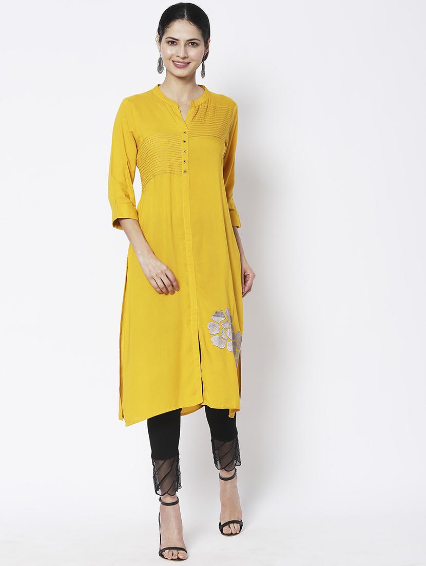 women floral embroidered patch detailed a-line kurta - 20563834 - Zoom Image - 0