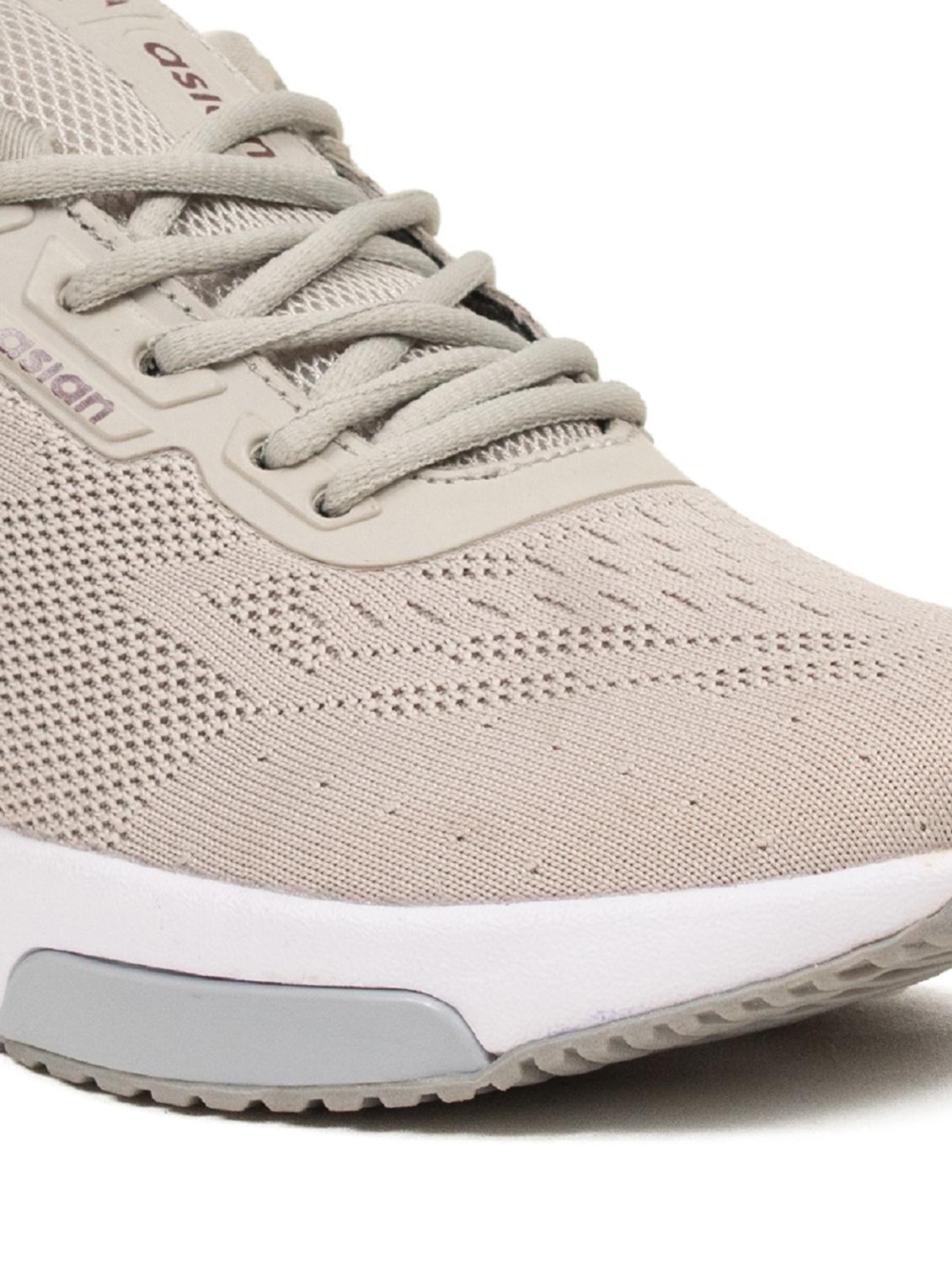 men lace up sport shoes - 20564022 - Standard Image - 5